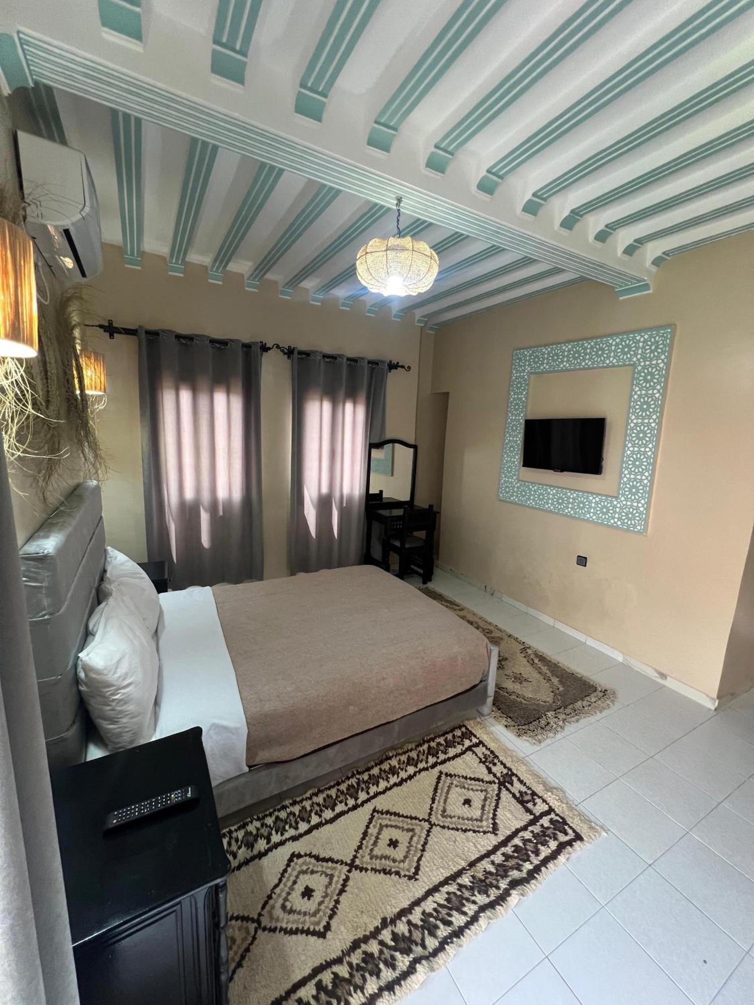 Hotel Zaghro Tajda ภายนอก รูปภาพ